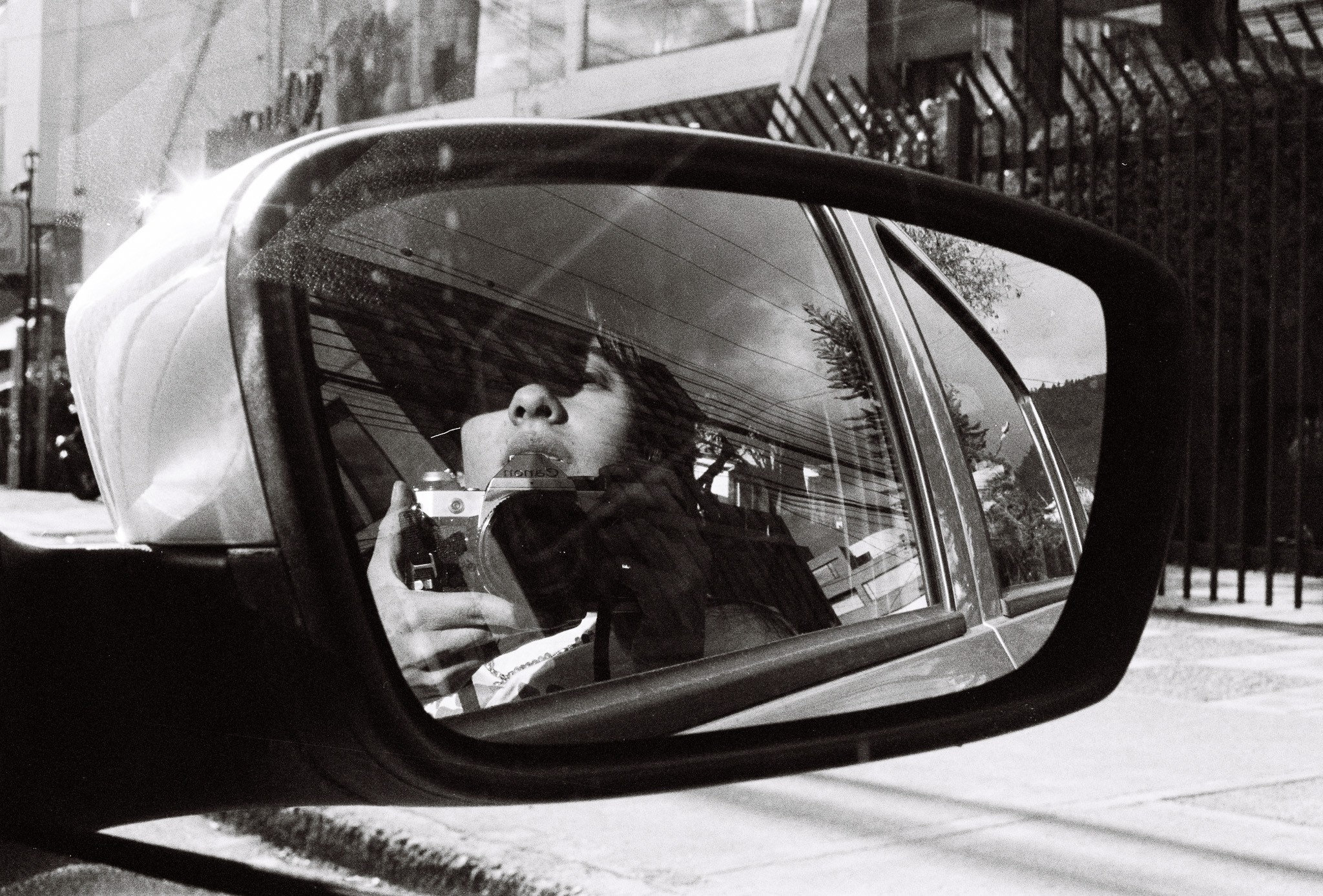 Photo of Paula Andrea Rojas Guerrero taking a picture